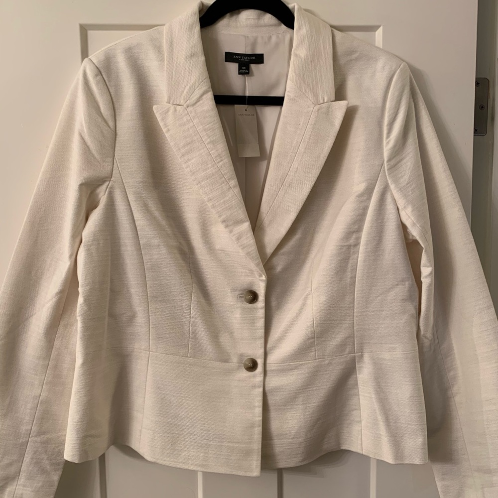 HOST PICK!! Ann Taylor NWT blazer winter white